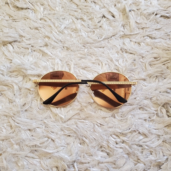 Gold frame rounded reflective lens glasses - Picture 2 of 2